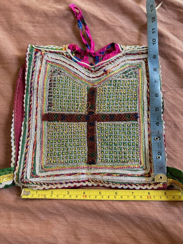 Embroidery neckline
