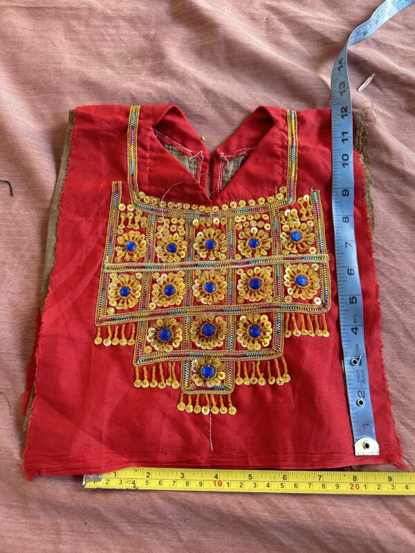 Embroidery neckline