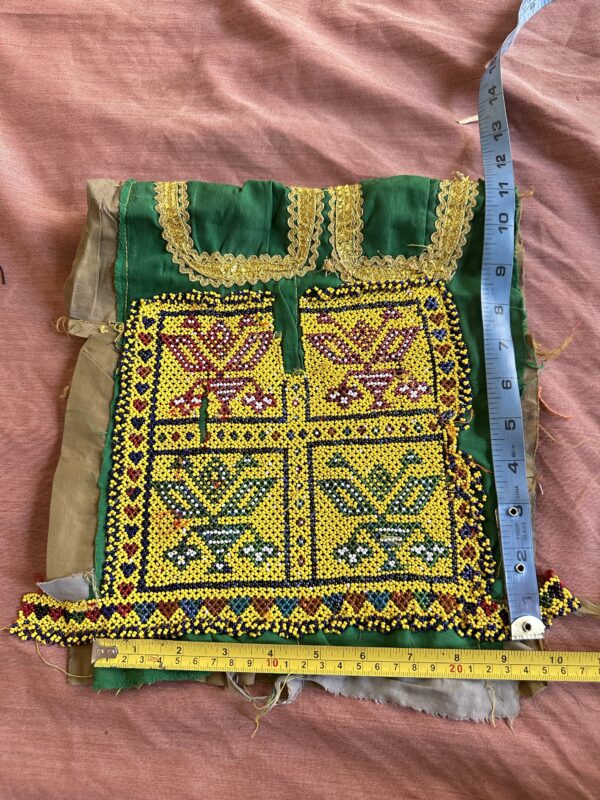 Embroidery neckline
