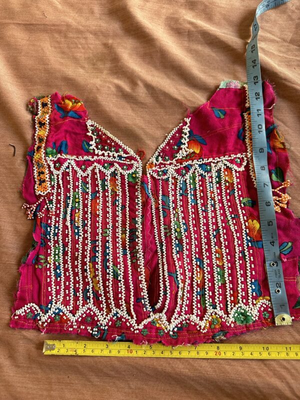 Embroidery neckline