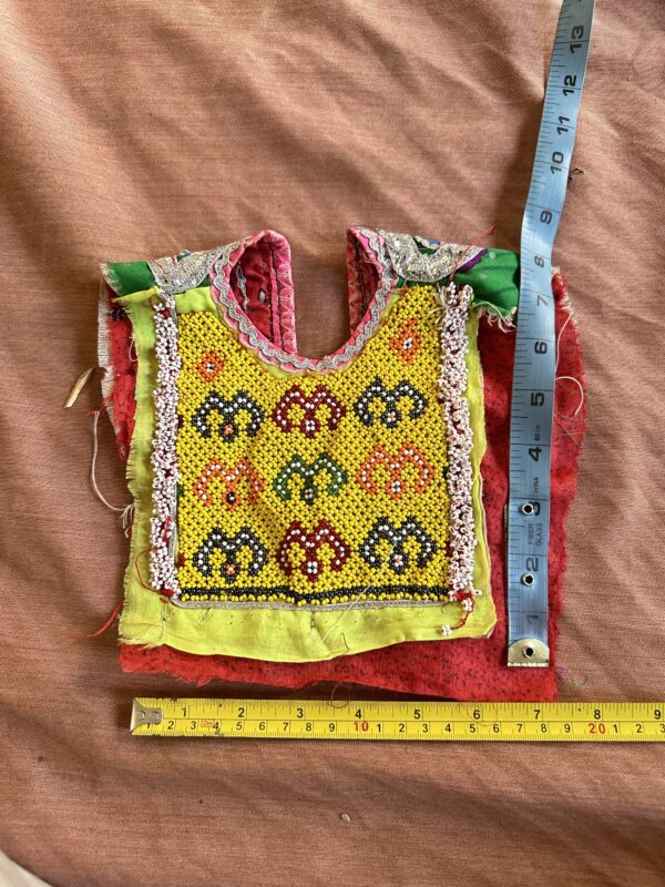 Embroidery neckline