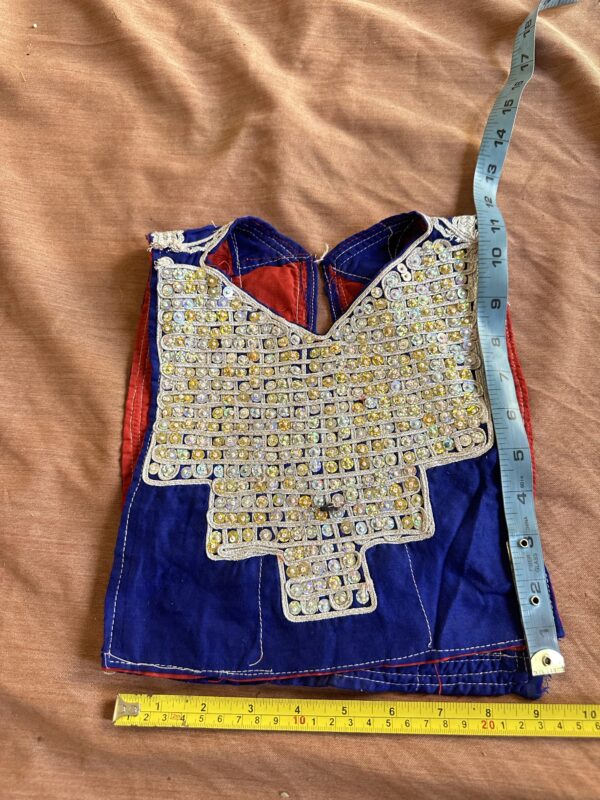 Embroidery neckline