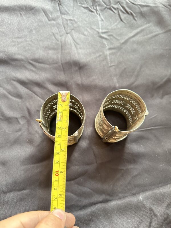 vintage handcuff bracelet - Image 4