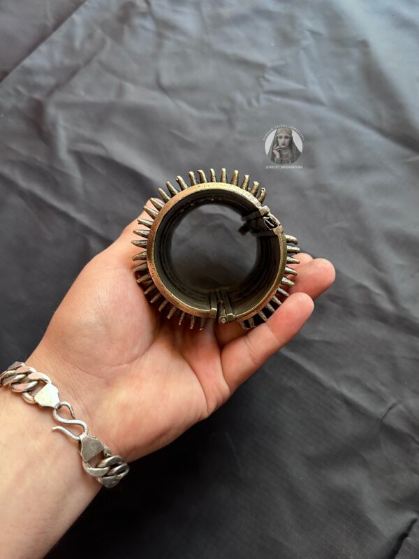 vintage handcuff bracelet - Image 3