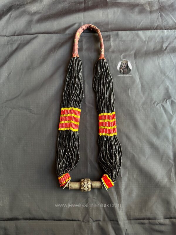 Vintage kuchi beads necklace - Image 2
