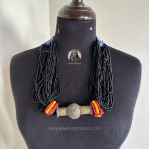 Vintage kuchi beads necklace