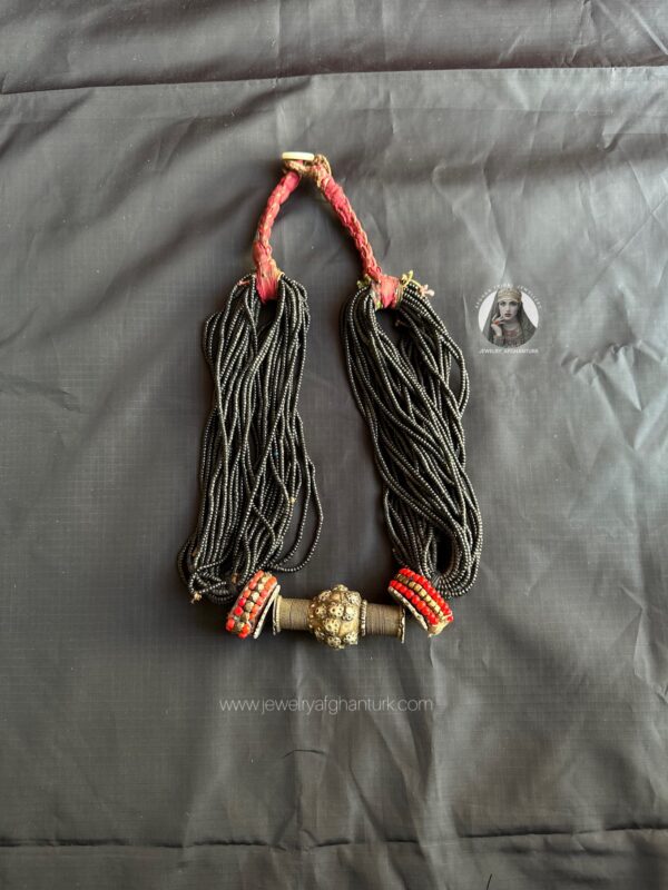 Vintage kuchi beads necklace - Image 2