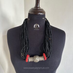 Vintage kuchi beads necklace