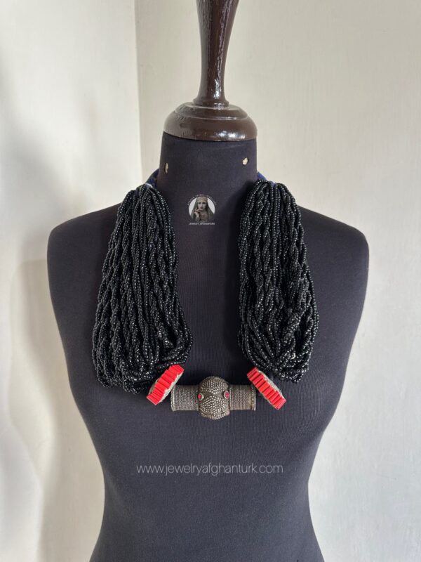 Vintage kuchi beads necklace