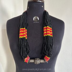 Vintage kuchi beads necklace