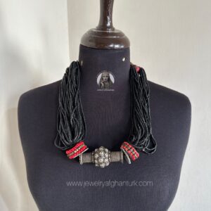 Vintage kuchi beads necklace
