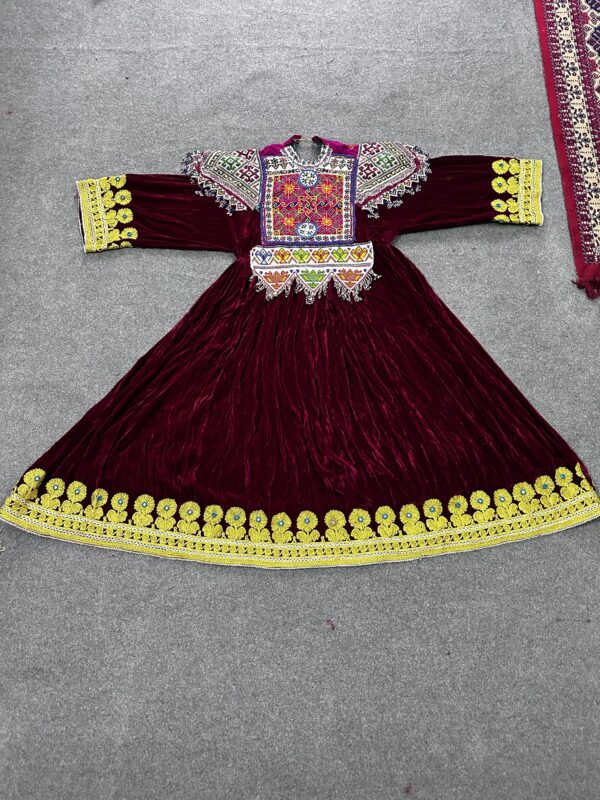 Afghan velvet dresss - Image 4