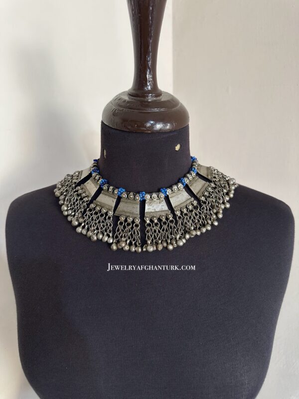 Vintage choker