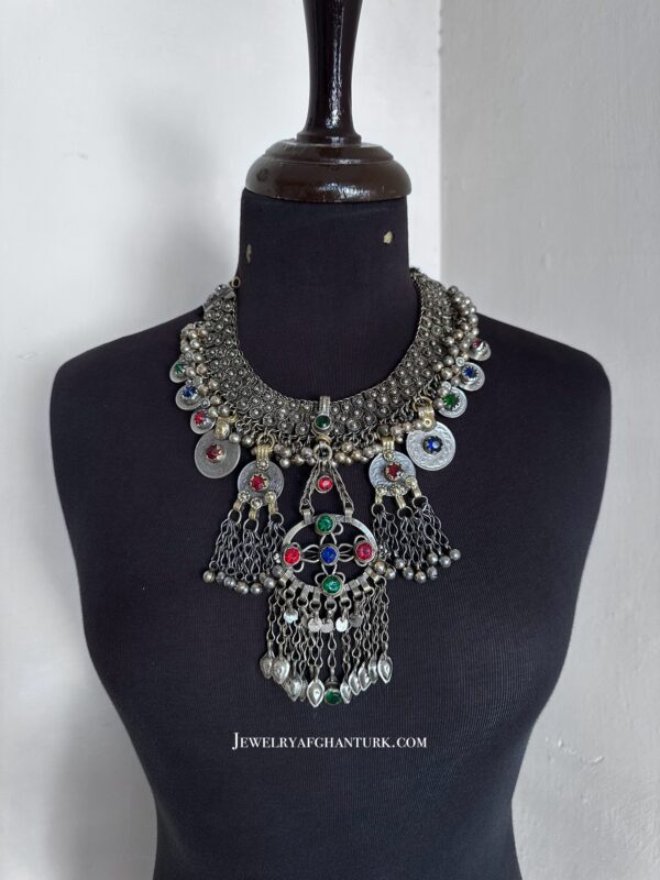Vintage choker