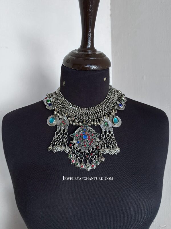 Vintage choker