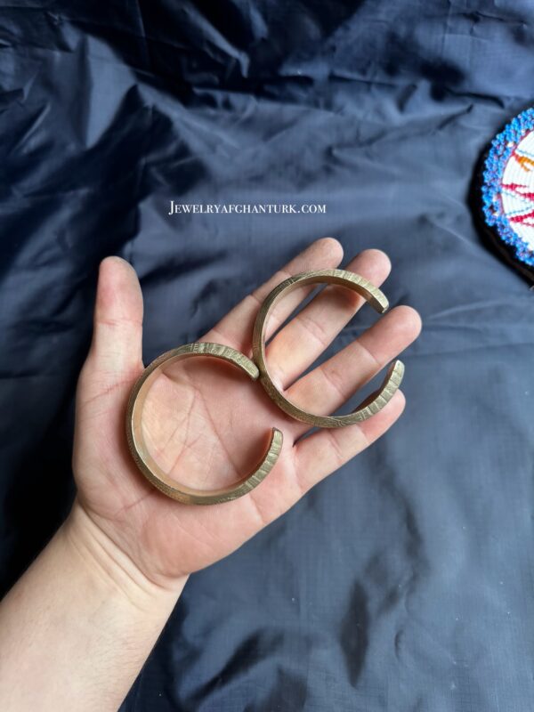 Vintage hand cuff