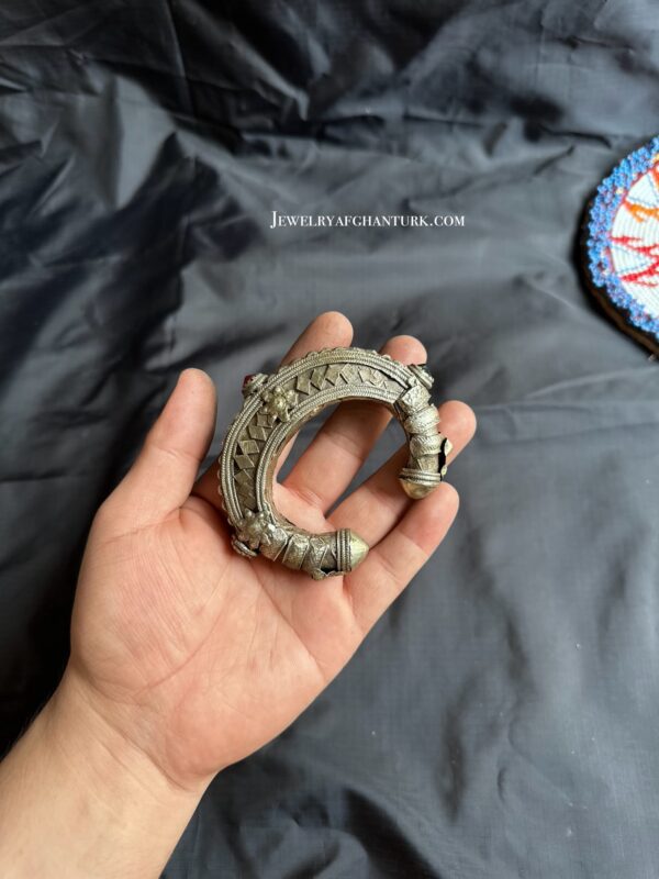 Vintage hand cuff - Image 2
