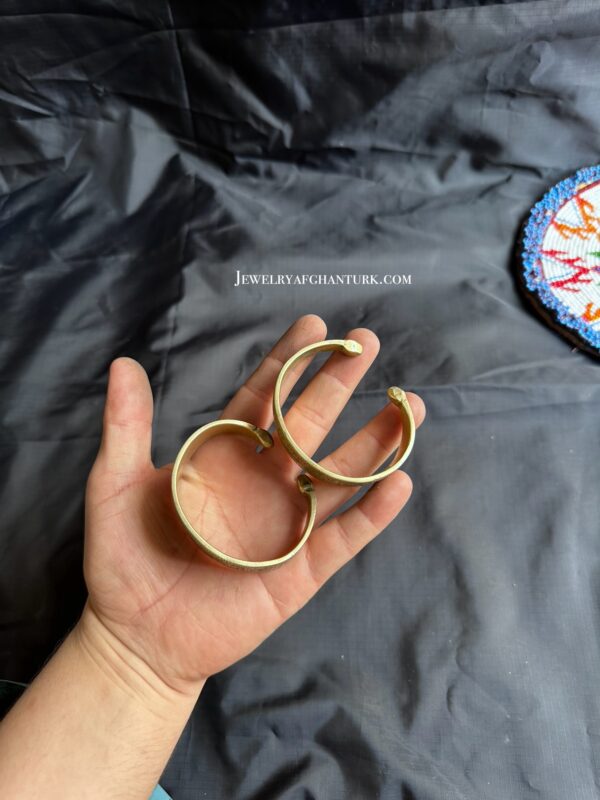 Vintage craving hand cuff - Image 2