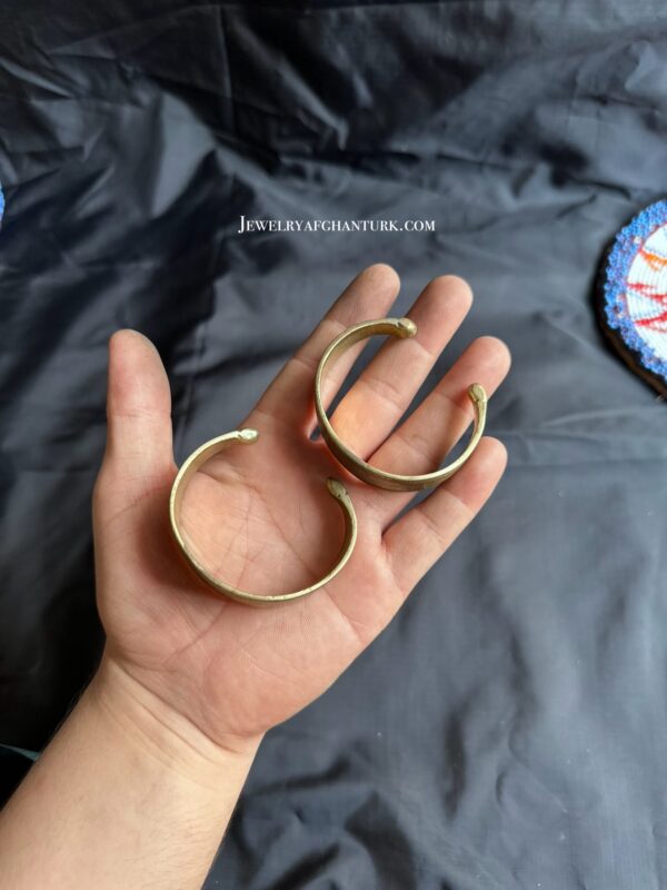 Vintage craving hand cuff - Image 2