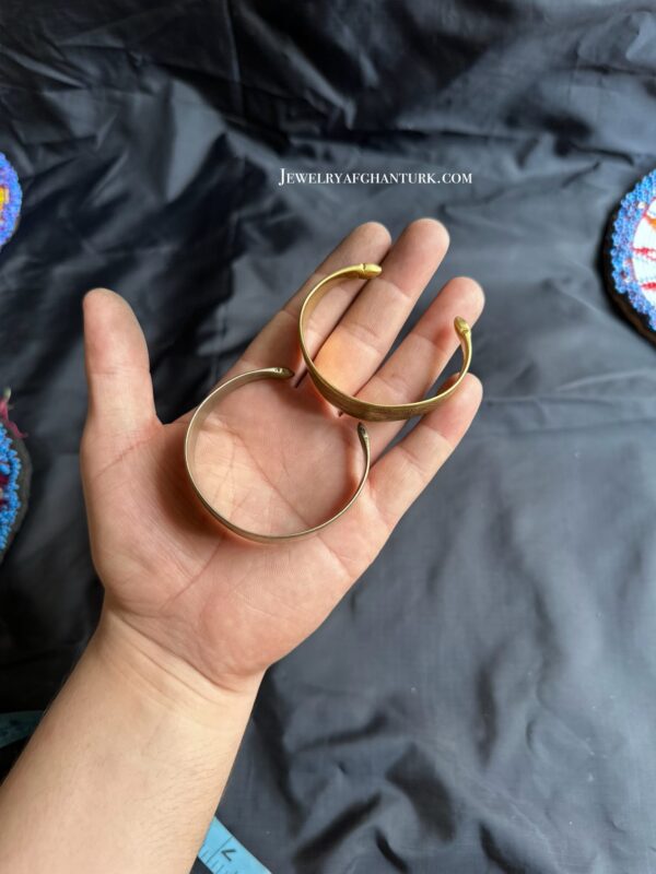 Vintage craving hand cuff - Image 2