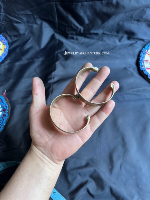 Vintage craving hand cuff - Image 2