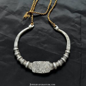 Vintage Neck-ring Choker