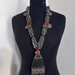 Cloves old necklace