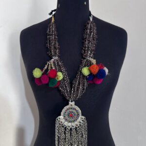 Cloves old necklace